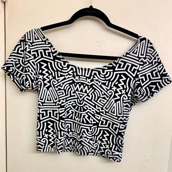 Black and White Print Crop Top - Picture 1 of 4